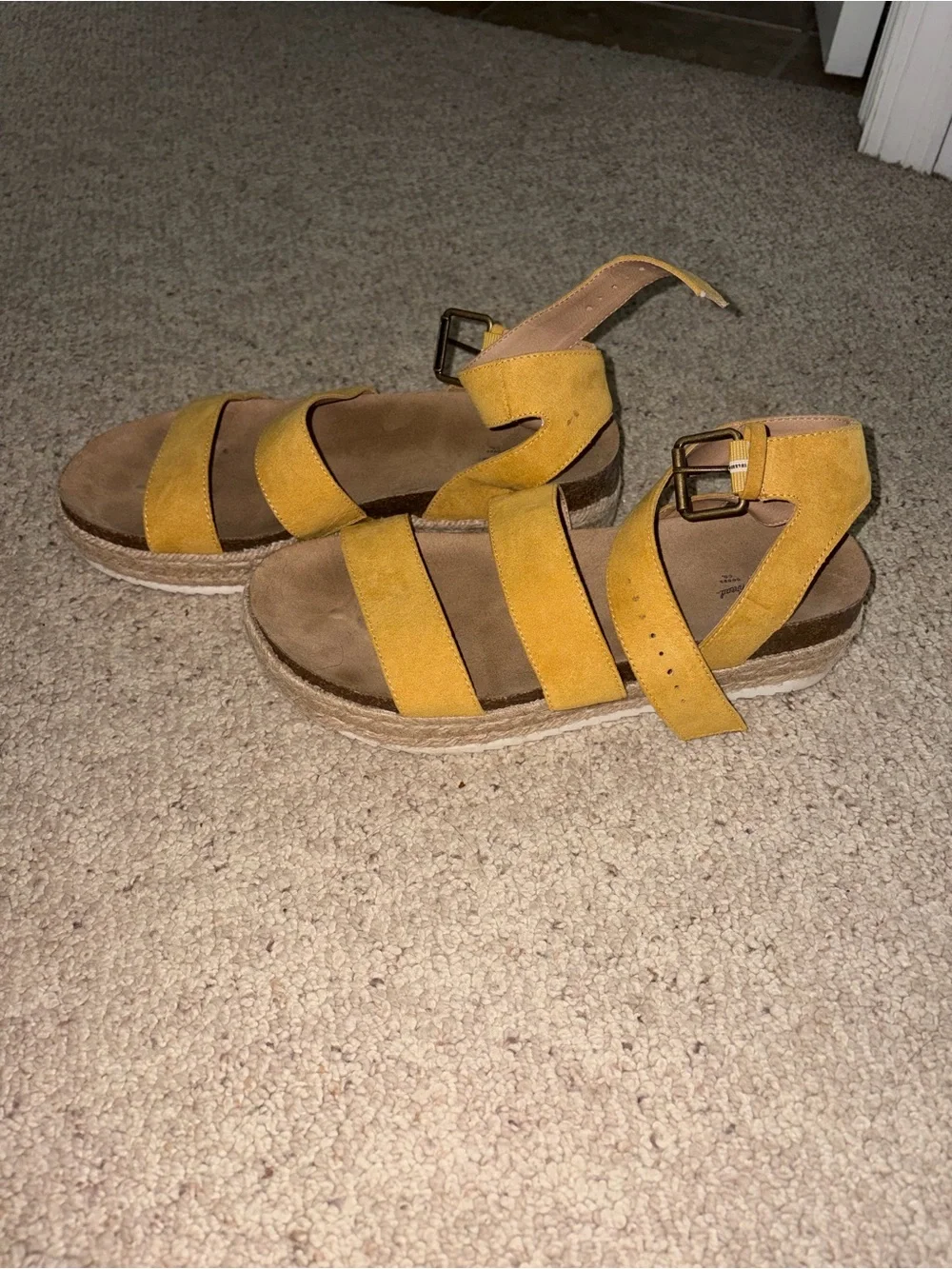 N/A stylish yellow
